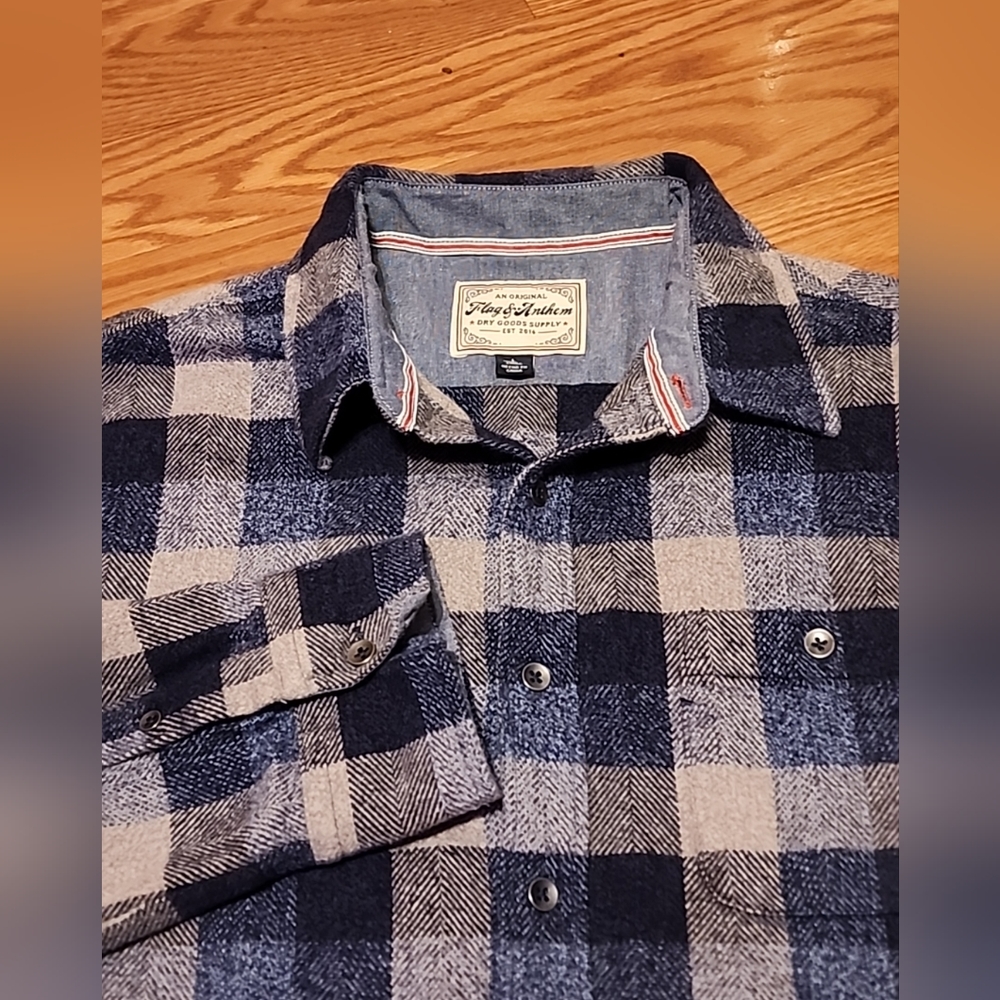 Nwot flag & anthem flannel long sleeve‎ shirt lg